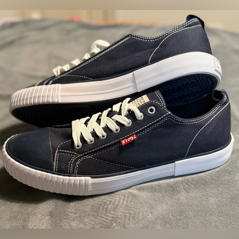 Levi’s Men’s Y2K Anikin Canvas Low Top Sneakers Streetwear Navy Size 10 NWT
